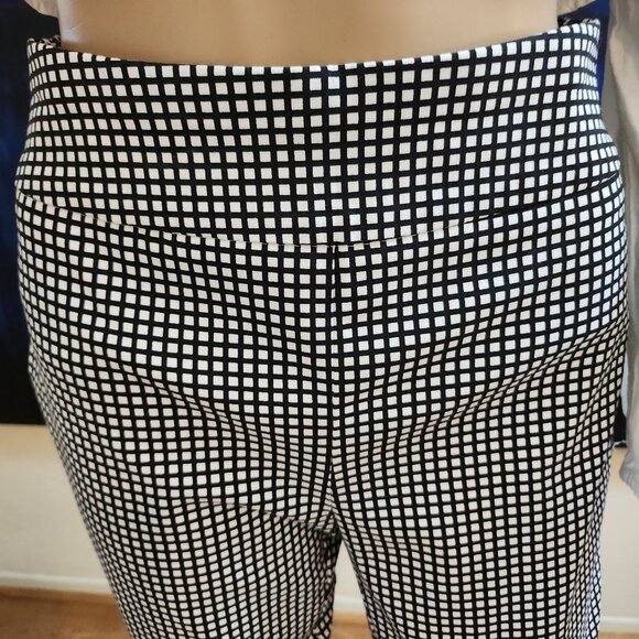 NWT - Chico's So Slimming Size 0 (medium) crop pants black and white pattern - Picture 4 of 13